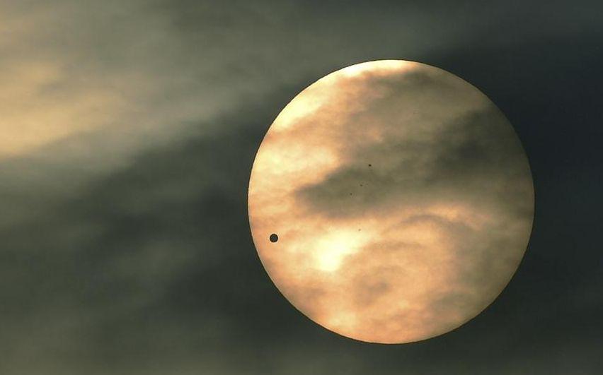 Fotografii spectaculoase cu fenomenul rar care va mai avea loc abia peste 105 de ani 150160