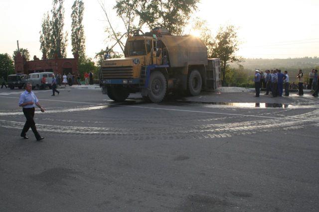 Accidentul care a îngrozit Rusia. Când vei vedea ce se află sub mormanul de pietriş, ţi se va ridica pielea pe tine 150318