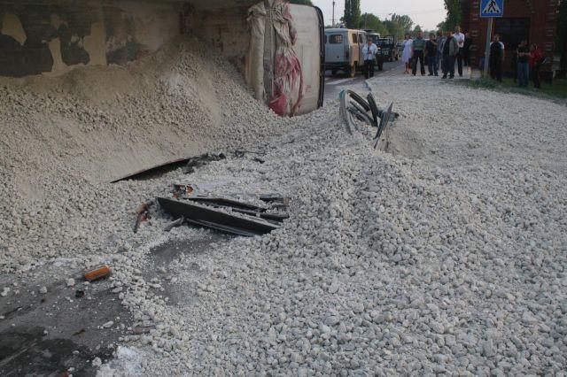 Accidentul care a îngrozit Rusia. Când vei vedea ce se află sub mormanul de pietriş, ţi se va ridica pielea pe tine 150320