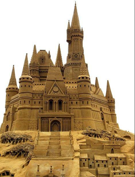 Fenomenul care se petrece acum în România ar putea distruge din temelii această clădire 150340