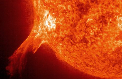 Lovitură neaşteptată din partea Soarelui. Efectele exploziilor solare vor fi resimţite şi în România, spune NASA 
