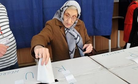 „Am votat pentru un trai mai bun”. Are 102 ani şi nu încetează să spere