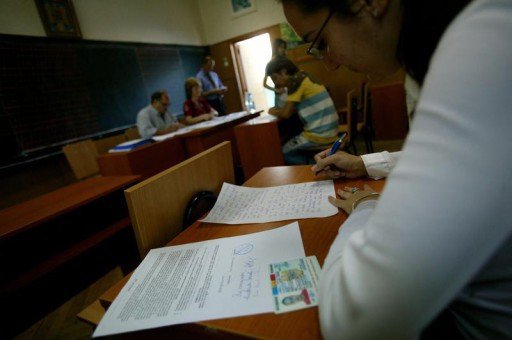 Bacalaureatul 2012 începe astăzi cu proba orală la limba română. 200.000 de elevi trebuie să arate ce au învăţat