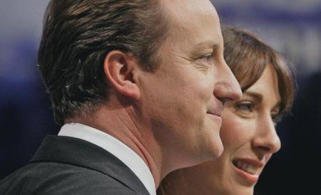 Gafă de proporţii a premierului britanic. Şi-a uitat copilul într-un restaurant 151073