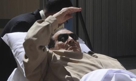 Ultimul Faraon, în ghearele morţii. Mubarak a intrat în comă profundă. Şansele să-şi revină sunt minime