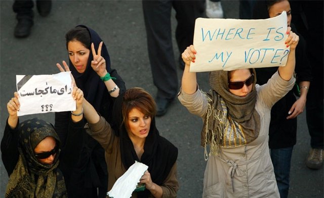 EMANCIPAREA femeilor este noua revoluţie din Iran
