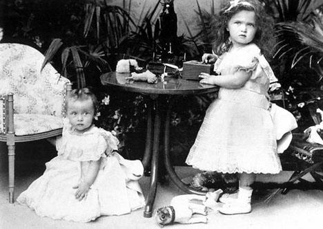 Fotografia prinţesei care încă îi bântuie pe ruşi. Biserica a numit-o &quot;Sfântă&quot; la opt decenii după asasinarea ei 151456