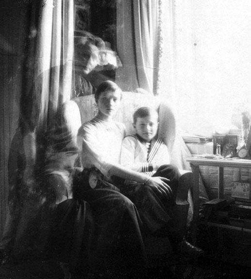 Fotografia prinţesei care încă îi bântuie pe ruşi. Biserica a numit-o &quot;Sfântă&quot; la opt decenii după asasinarea ei 151464