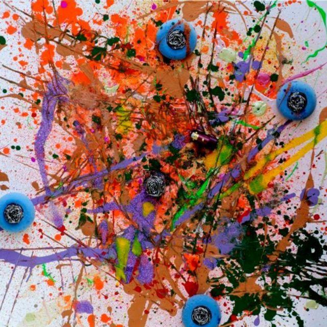 Universul secret al unui copil-minune, locul unde fantezia este la ea acasă. Nu ştia încă să meargă, dar picta fenomenal 151649