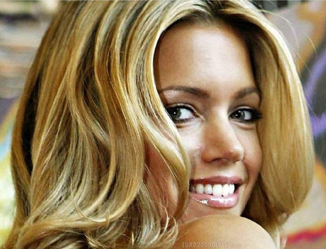 Acesta este motivul pentru care fotbaliştii nu prea nimeresc poarta. Cele mai fierbinţi apariţii de la Euro2012 151857