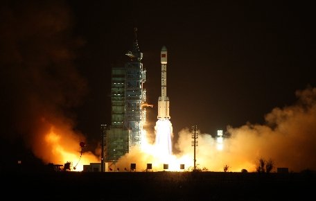 China a trimis în spaţiu prima femeie astronaut din istoria ţării