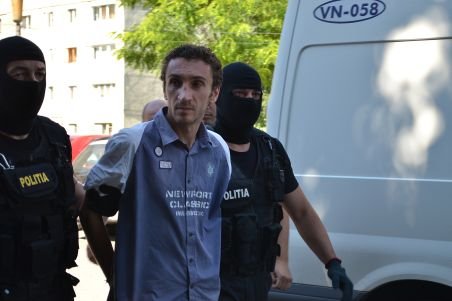 Ucigaşul preotului din Focşani a primit mandat de arestare pentru 29 de zile