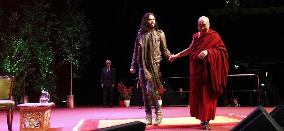 Gestul făcut de Dalai Lama care a surprins o lume întreagă. O lecţie din care mulţi intelectuali scorţoşi ar putea învăţa ceva 152167