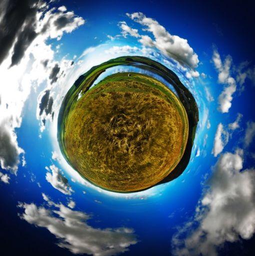 Întreaga lume se învârteşte chiar în faţa ta. Intră în joc şi roteşte-te cu ea! Este o distracţie care nu te va ameţi 152216