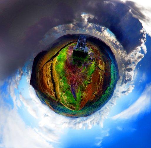 Întreaga lume se învârteşte chiar în faţa ta. Intră în joc şi roteşte-te cu ea! Este o distracţie care nu te va ameţi 152220