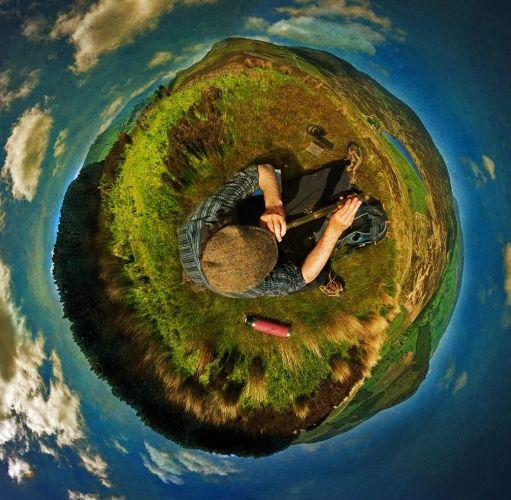 Întreaga lume se învârteşte chiar în faţa ta. Intră în joc şi roteşte-te cu ea! Este o distracţie care nu te va ameţi 152222