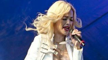 Imaginea care demonstrează că Rihanna este depăşită. Cum a apărut pe scenă rivala ei 152386