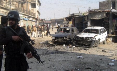Atentat-sinucigaş în sud-estul Afganistanului: 11 persoane şi-au pierdut viaţa, printre care şi militari NATO