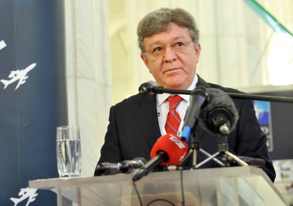 Corneliu Dobriţoiu propune o creştere a bugetului Apărării, anual, cu 0,3% din PIB