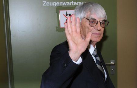 Un bancher a recunoscut că a primit MITĂ de 44 MILIOANE de dolari de la Bernie Ecclestone 152909