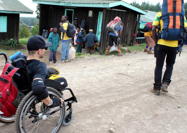 Când dragostea lui Dumnezeu te copleşeşte. Viaţa lui este un miracol care te va inspira 153052