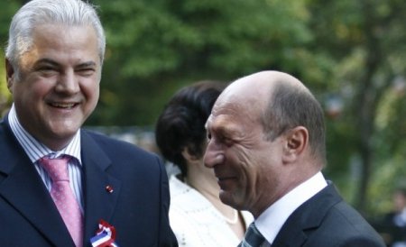 În ce condiţii Adrian Năstase ar putea fi GRAŢIAT de Traian Băsescu. Vezi articolele din Constituţie