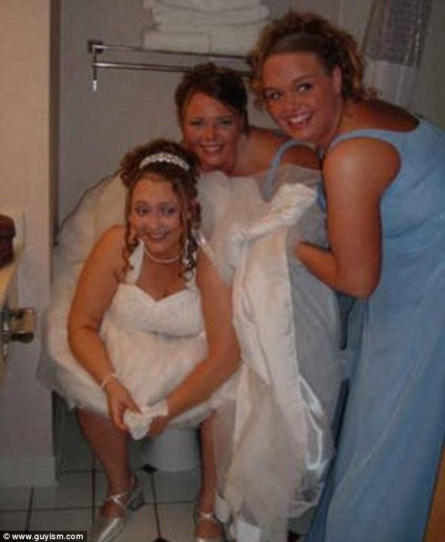 Li se citeşte fericirea pe chip. Fotografiile de la nunta lor spun povestea dezastrului în imagini 153144