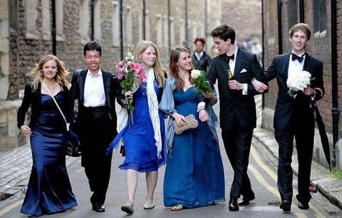 Sunt elevi la una din cele mai prestigioase şcoli din lume, dar s-au făcut de râs în aceste imagini. Părinţii sunt ruşinaţi 153115