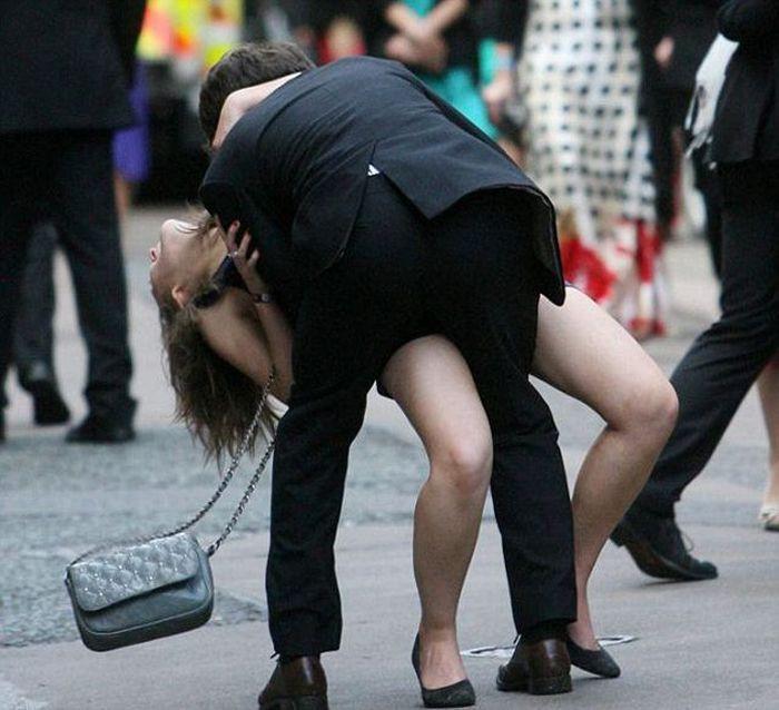 Sunt elevi la una din cele mai prestigioase şcoli din lume, dar s-au făcut de râs în aceste imagini. Părinţii sunt ruşinaţi 153123