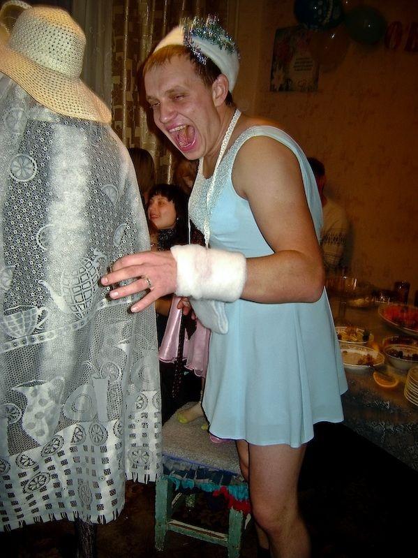 140 de milioane de oameni au râs de petrecerea burlacilor. Varianta rusească &quot;sex-alcoolizată&quot; la Marea Mahmureală 153708