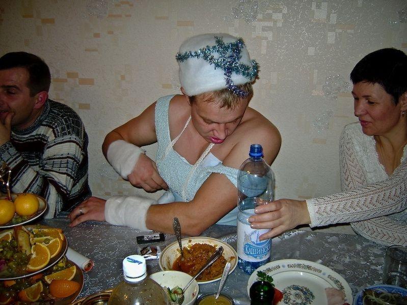 140 de milioane de oameni au râs de petrecerea burlacilor. Varianta rusească &quot;sex-alcoolizată&quot; la Marea Mahmureală 153709