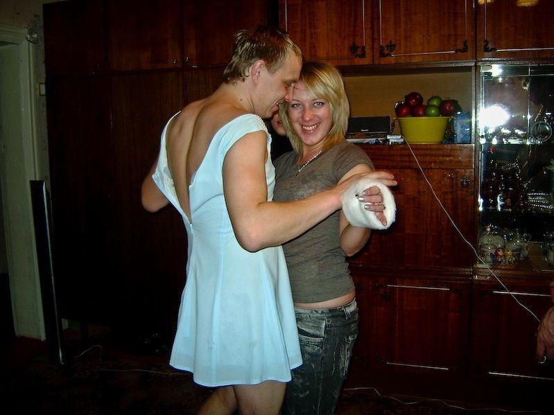 140 de milioane de oameni au râs de petrecerea burlacilor. Varianta rusească &quot;sex-alcoolizată&quot; la Marea Mahmureală 153712