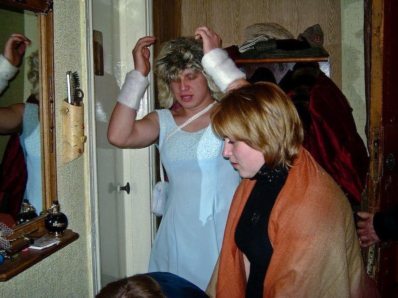 140 de milioane de oameni au râs de petrecerea burlacilor. Varianta rusească &quot;sex-alcoolizată&quot; la Marea Mahmureală 153713