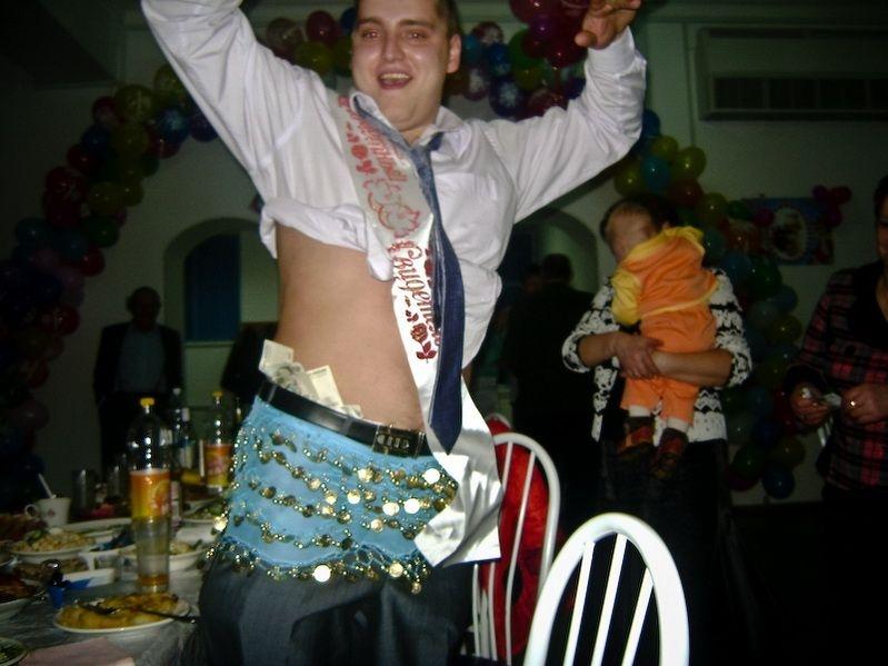 140 de milioane de oameni au râs de petrecerea burlacilor. Varianta rusească &quot;sex-alcoolizată&quot; la Marea Mahmureală 153714