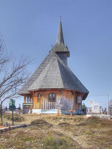 Biserica monument istoric din Dealu Negru, mistuită într-un incendiu  153849