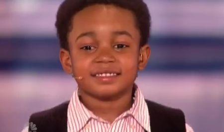Copilul acesta poate să-l bată pe Obama la alegeri. Băieţelul minune care a uimit lumea cu talentul şi personalitatea lui