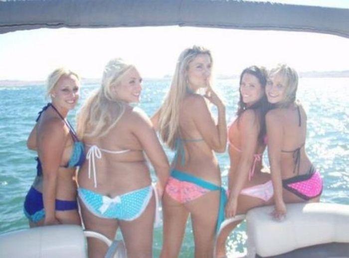 &quot;Frumoasa adormită de pe plajă şi balena eşuată pe ţărm&quot;. Basmul care se scrie zilele acestea pe litoral 153918