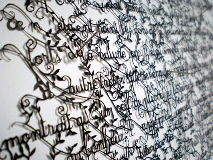 Măiestria dumnezeiască şi răbdarea infinită au făcut să iasă din mâinile ei asemenea comori. Arta, decupată din hârtie 153957