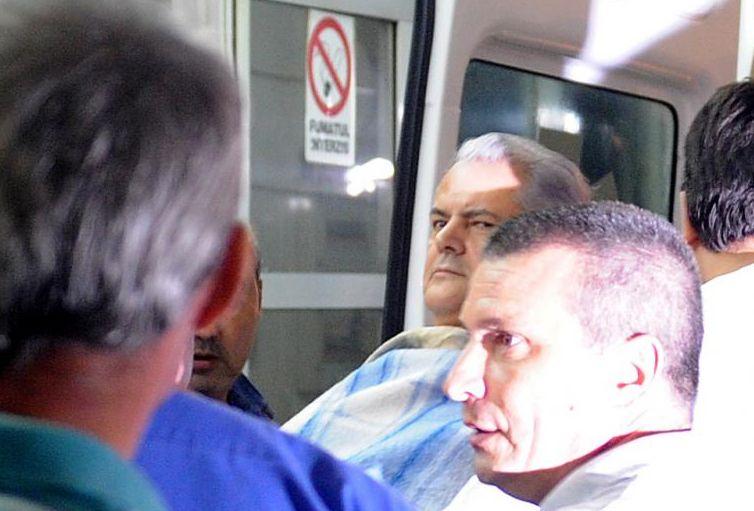 Presa internaţională, despre transferarea lui Adrian Năstase la Rahova. AFP:  A părăsit spitalul afişând un zâmbet 153942
