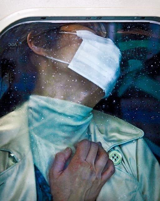 Vă plângeaţi că e aglomerat dimineaţa în metrou? Uite prin ce trec alţii. &quot;Drumul spre iad&quot; 154087