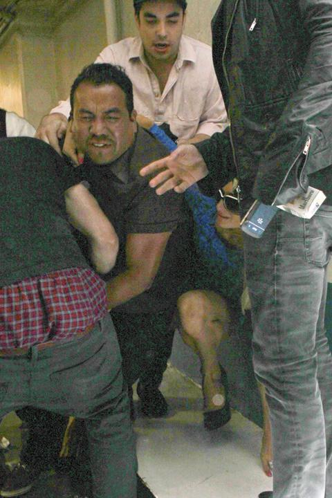 Urmele imperiului său sunt şi în România, dar super-vedeta s-a făcut de râs în club: nu purta chiloţi 154294