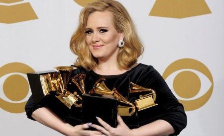 Adele este însărcinată. Vezi ce mesaj are cântăreaţa pentru fanii ei