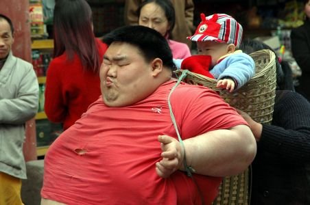 &quot;Cel mai gras om din China&quot; a reuşit imposibilul. Cât a slăbit cel care cântărea în urmă cu 2 ani peste 220 de kilograme 