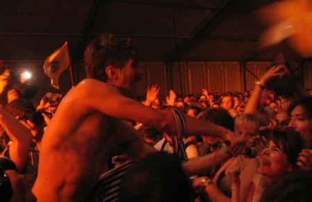 Extremiştii maghiari au fost ovaţionaţi de sute de tineri. Insula Secuiască, un festival organizat pe banii românilor 154563