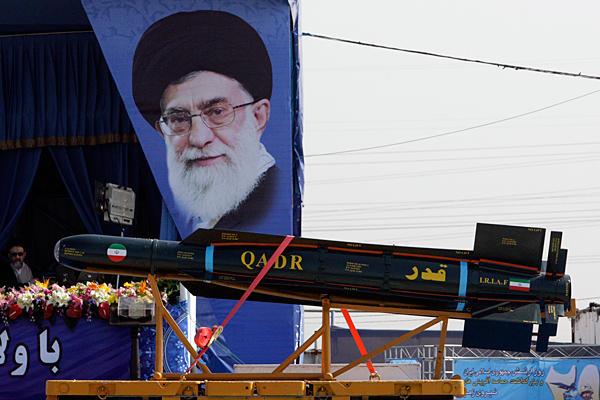 Iranul este pregătit să îşi folosească influenţa în criza siriană