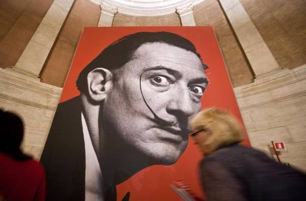 O acuarelă de Salvador Dali, furată în luna iunie, a fost returnată prin poştă