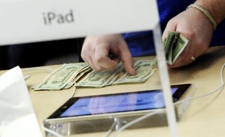 Află preţul plătit de Apple pentru a-şi putea vinde iPad-urile în China
