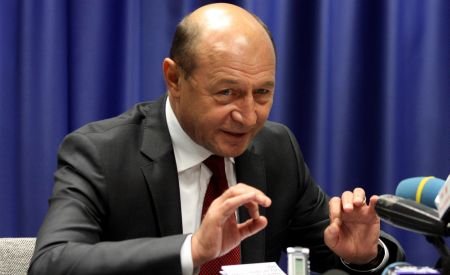 Băsescu: N-ai cum să reuşeşti în politică dacă n-ai reuşit în viaţă