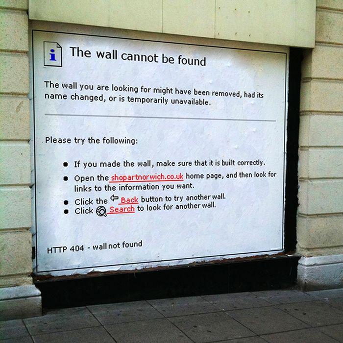 Mesajul postat pe o clădire care a atras milioane de priviri. Pe Facebook a primit mii de Like-uri  154836