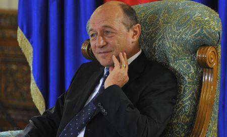 Traian Băsescu: Niciodată nu am făcut cursuri de masterat. Nu sunt nici doctor, nici dottore